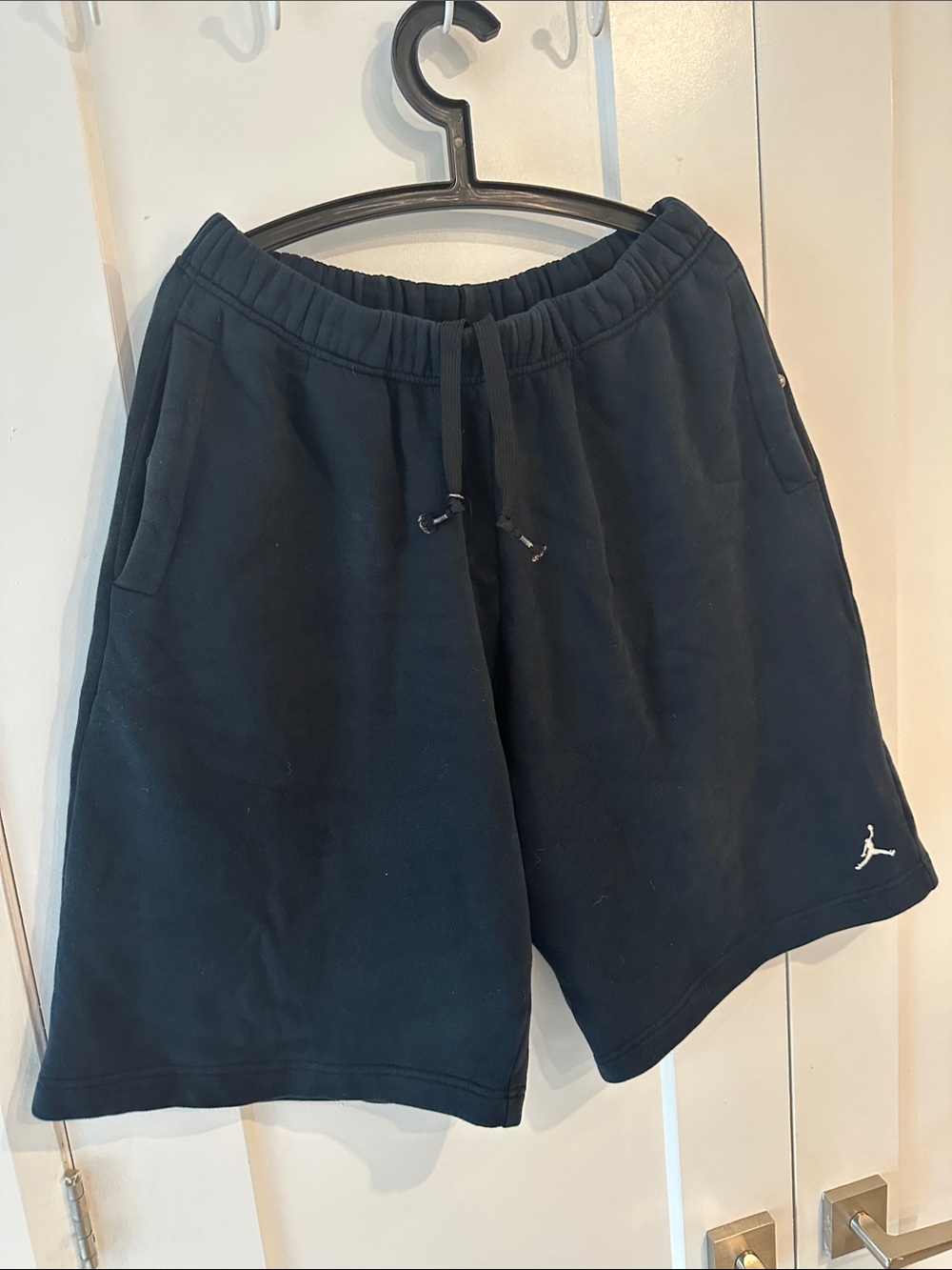 Jordan Men’s Black Athletic Shorts w/ White Jumpman - Size M Great Conditon